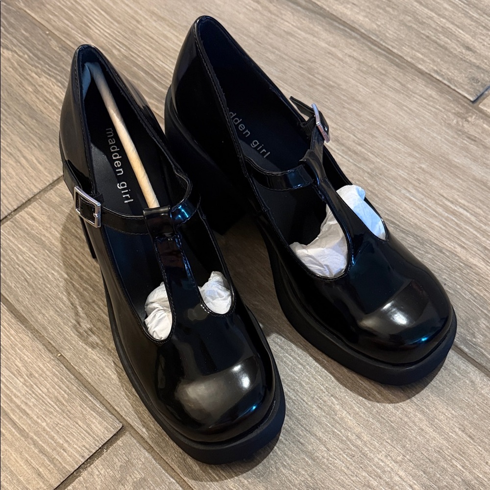 Madden Girl Black Patent Platform Mary Jane Heels - Picture 3 of 9